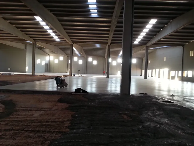 Nave industrial con hormigón pulido (foto 4)