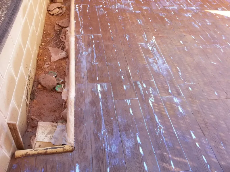 Patio con hormigón impreso imitación madera (foto 3)