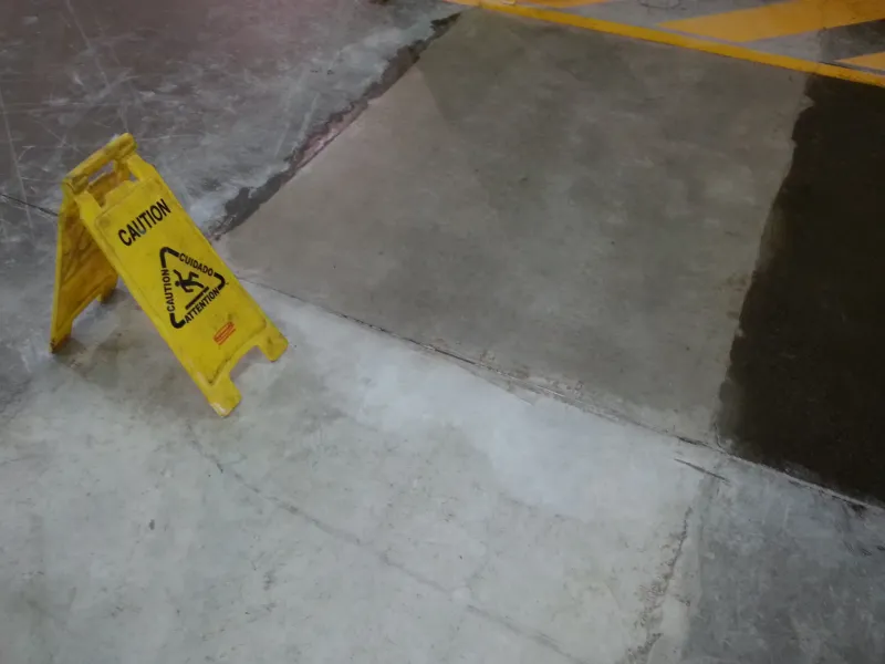 Pulido de solera en una industria en funcionamiento (foto 4)